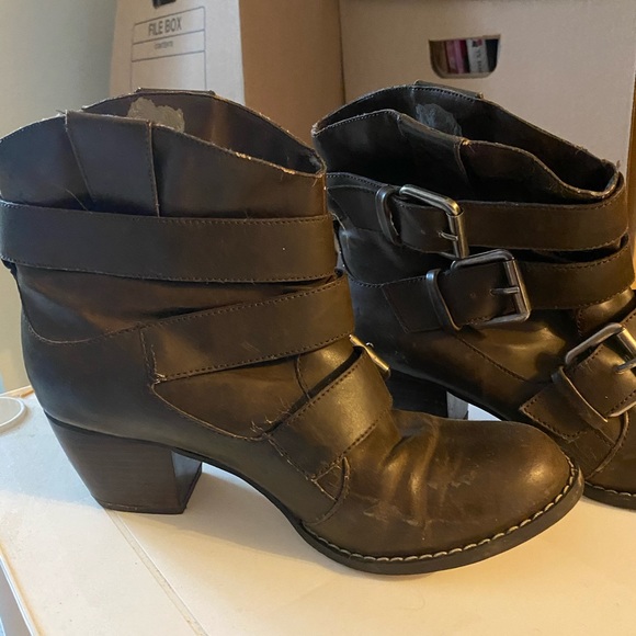 VERY WELL LOVED BOOTS - VERY LOW PRICES - Picture 12 of 16